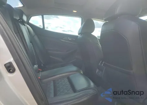 2018 Nissan Maxima Platinum z USA, uszkodzony, nr VIN 1N4AA6AP7JC406668